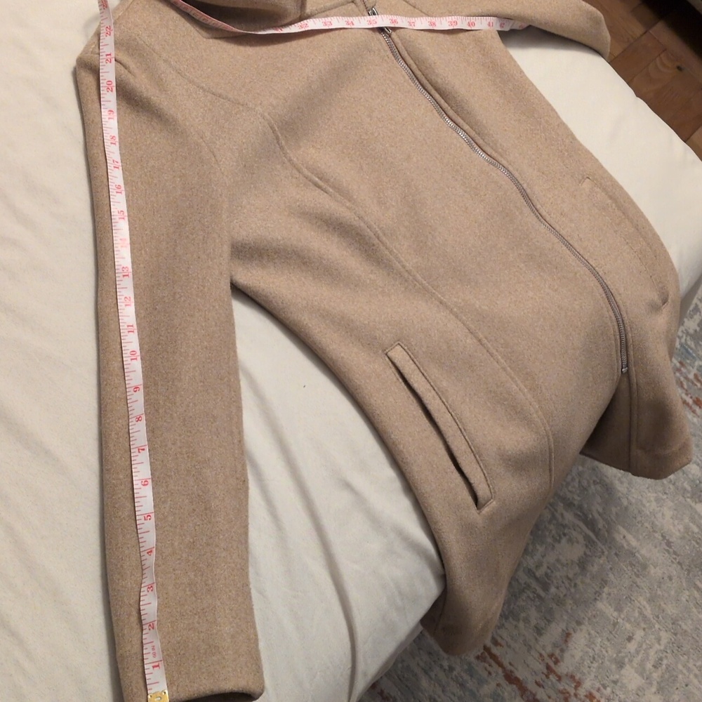 Banana Republic Tan Trench Coat - Picture 9 of 10